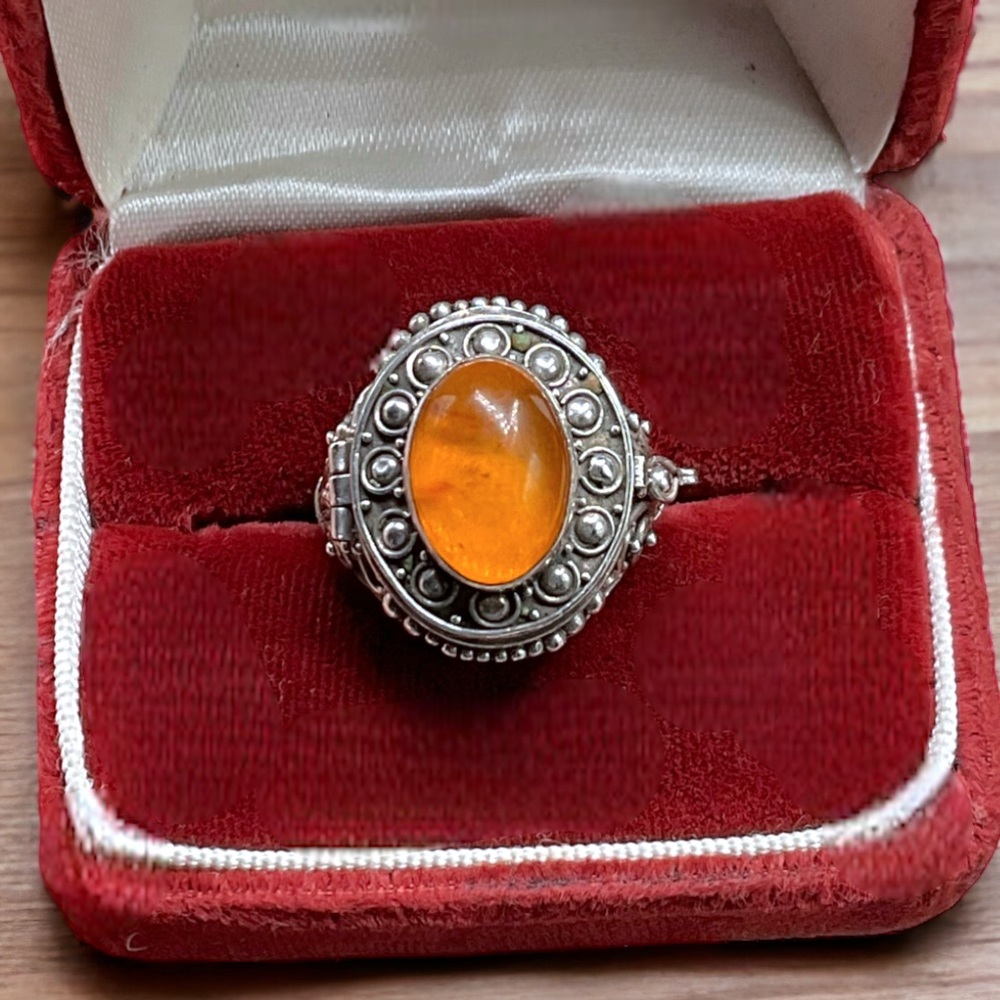 🌺Vintage Sterling Amber Poison Ring - Picture 6 of 15